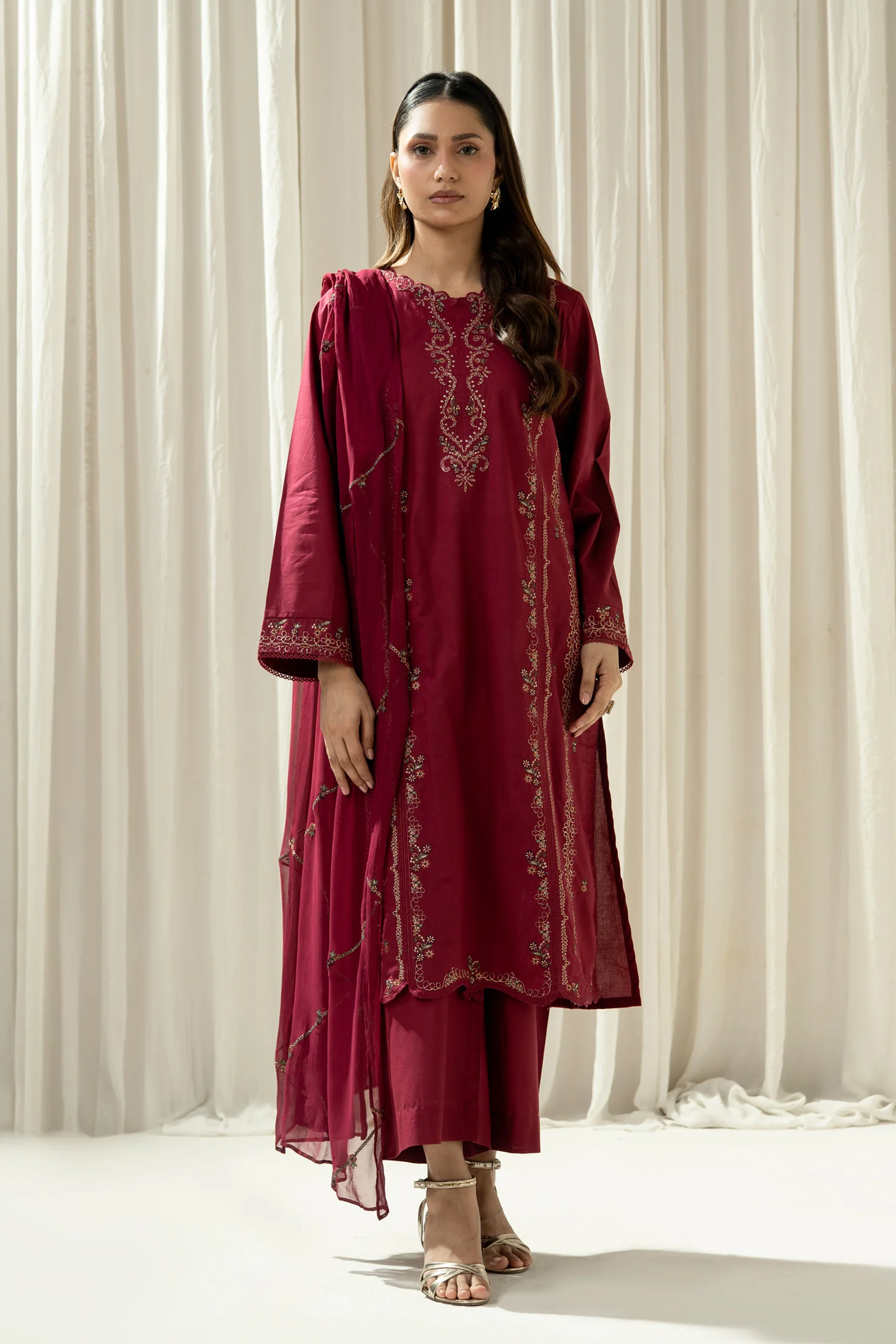 Timeless Elegance, Modern Pakistani Style